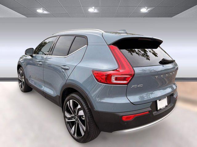 Photo of 2023 Thunder Grey Metallic Volvo XC40