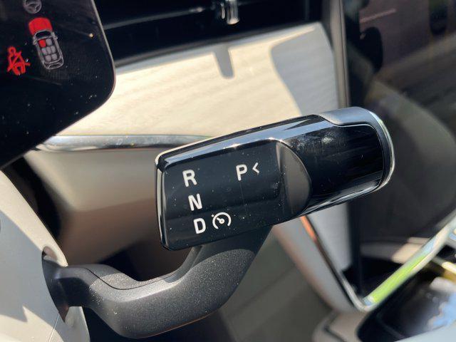 Photo of 2025 Vapour Grey Metallic Volvo EX90