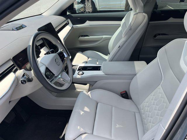 Photo of 2025 Vapour Grey Metallic Volvo EX90