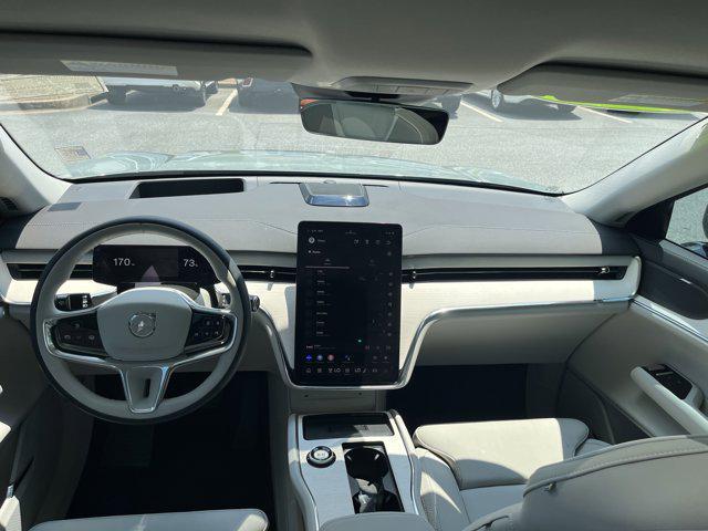 Photo of 2025 Vapour Grey Metallic Volvo EX90