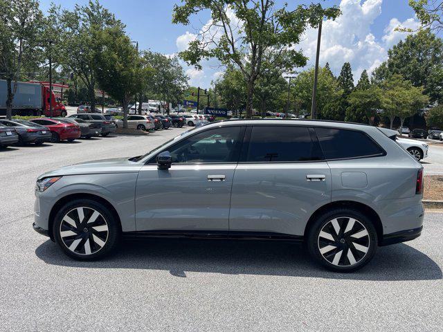Photo of 2025 Vapour Grey Metallic Volvo EX90