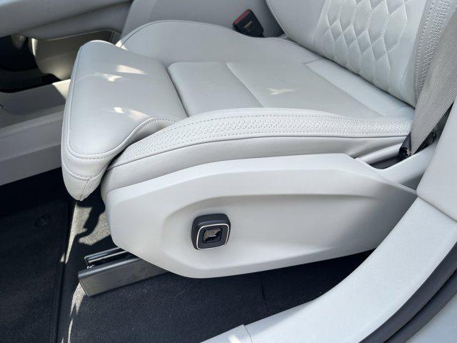 Photo of 2025 Vapour Grey Metallic Volvo EX90
