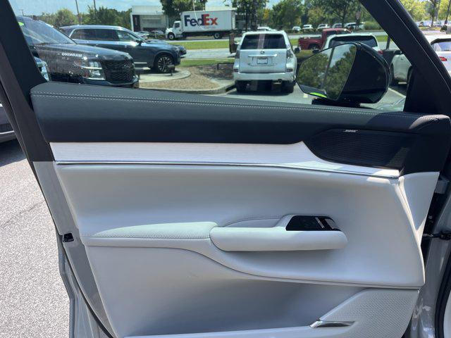 Photo of 2025 Vapour Grey Metallic Volvo EX90