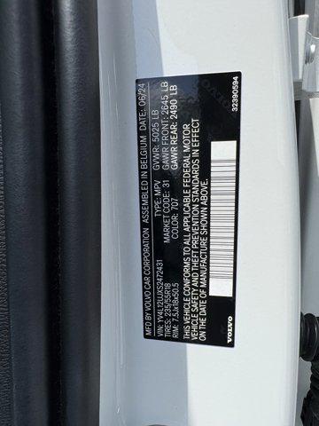 Photo of 2025 Crystal White Pearl Volvo XC40