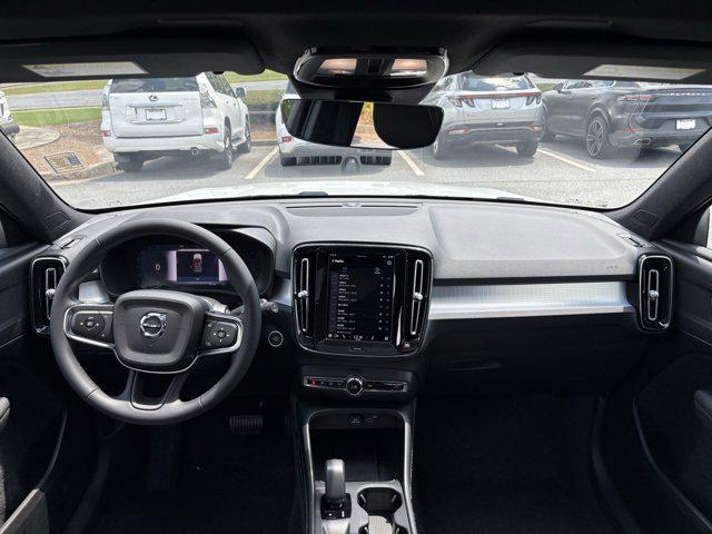 Photo of 2025 Crystal White Pearl Volvo XC40