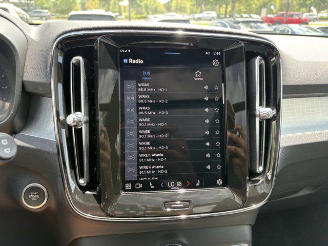 Photo of 2025 Crystal White Pearl Volvo XC40