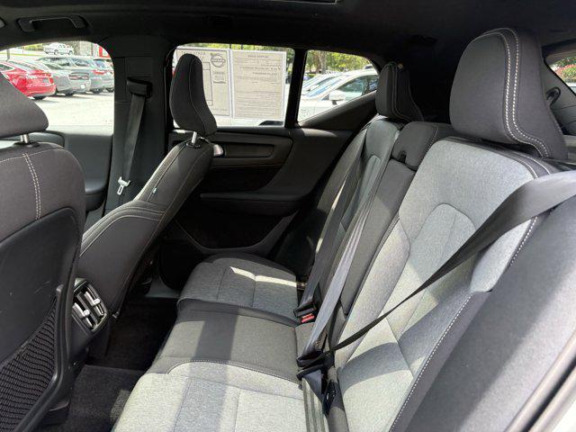 Photo of 2025 Crystal White Pearl Volvo XC40