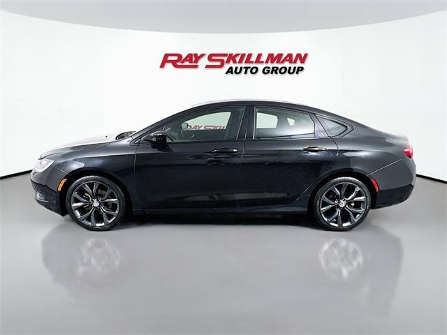 Photo of 2015 Phantom Black Tri Coat Pearl Chrysler 200