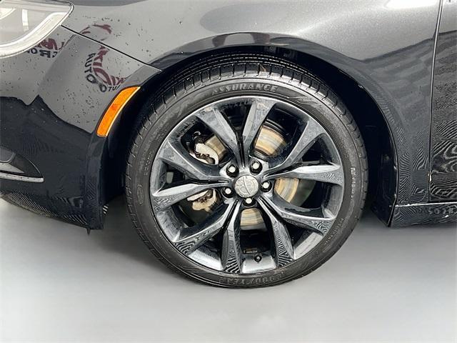 Photo of 2015 Phantom Black Tri Coat Pearl Chrysler 200