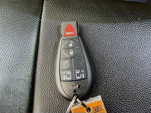 Photo of 2015 Billet Silver Metallic Clearcoat Chrysler Town & Country