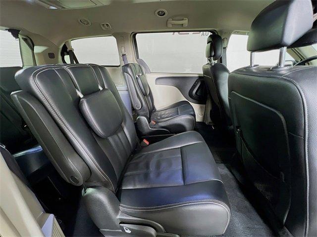 Photo of 2015 Billet Silver Metallic Clearcoat Chrysler Town & Country