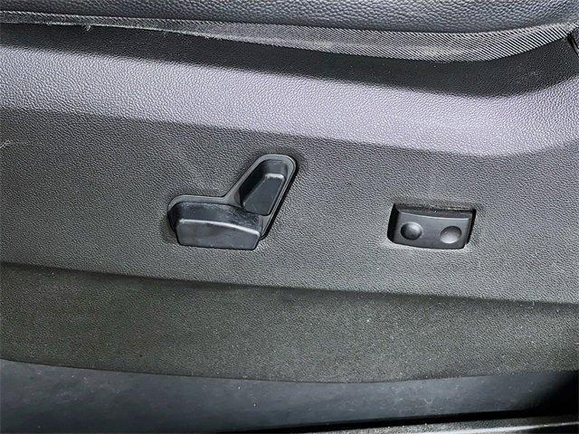 Photo of 2015 Billet Silver Metallic Clearcoat Chrysler Town & Country