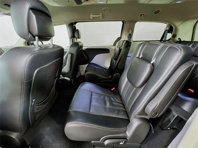 Photo of 2015 Billet Silver Metallic Clearcoat Chrysler Town & Country