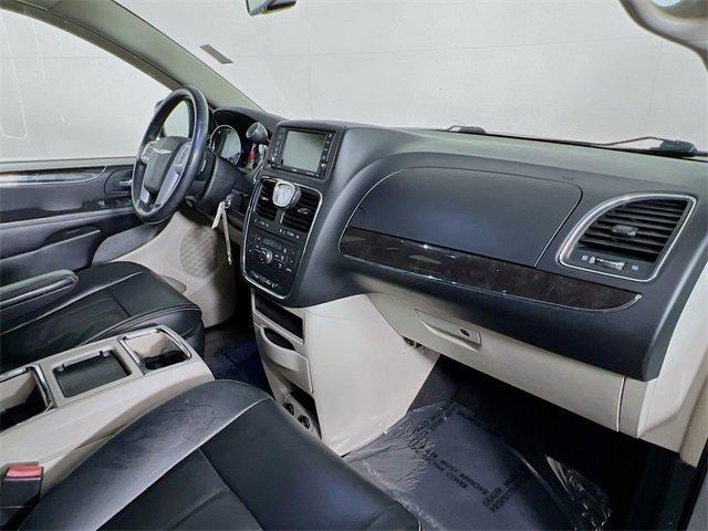 Photo of 2015 Billet Silver Metallic Clearcoat Chrysler Town & Country