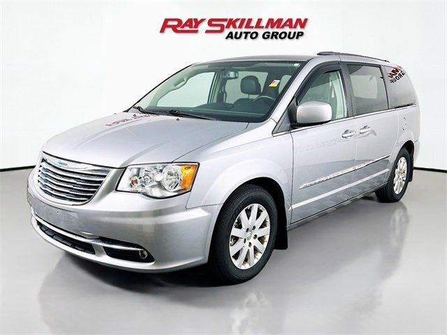 Photo of 2015 Billet Silver Metallic Clearcoat Chrysler Town & Country