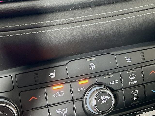 Photo of 2022 Octane Red Pearlcoat Dodge Durango