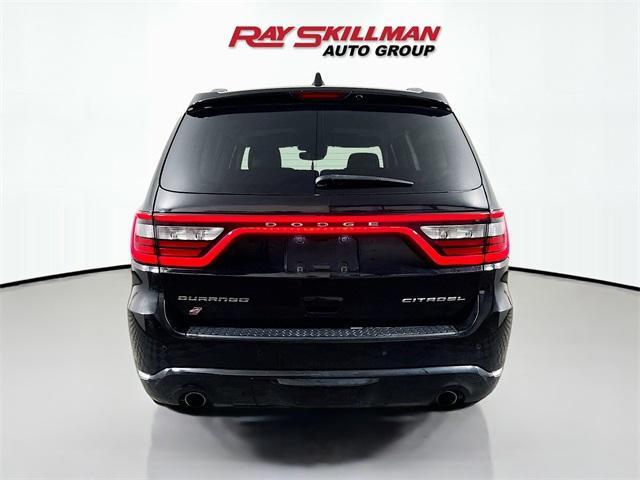 Photo of 2019 DB Black Crystal Clearcoat Dodge Durango