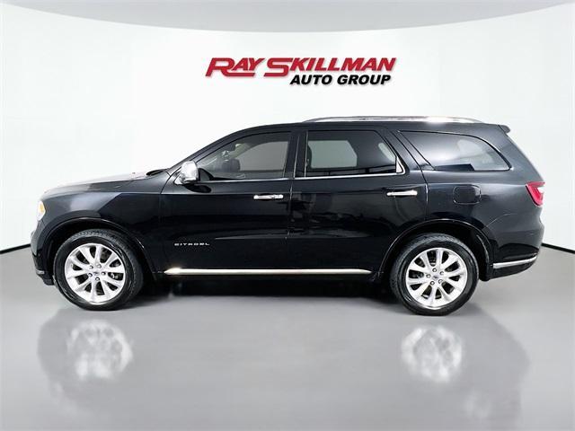 Photo of 2019 DB Black Crystal Clearcoat Dodge Durango