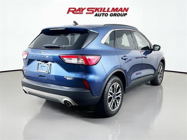 Photo of 2020 Blue Metallic Ford Escape