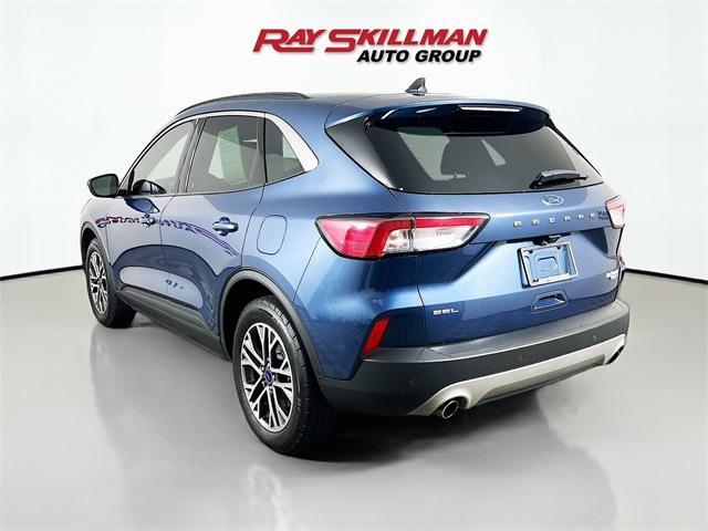 Photo of 2020 Blue Metallic Ford Escape