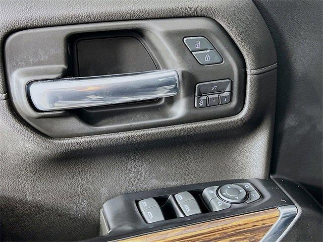 Photo of 2019 Black Chevrolet Silverado 1500
