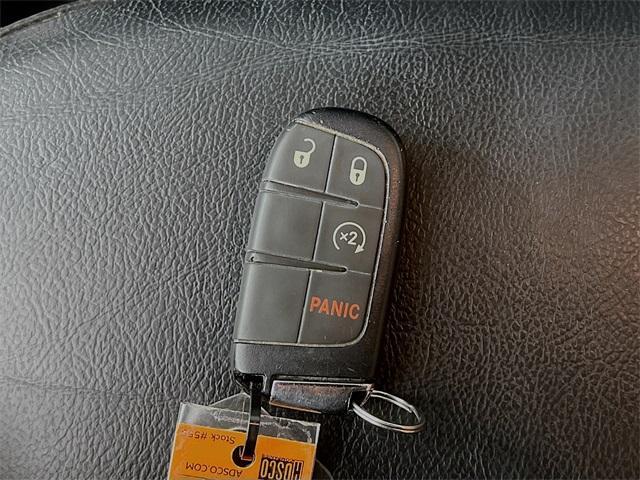 Photo of 2020 Pearl White Tri-Coat Jeep Compass