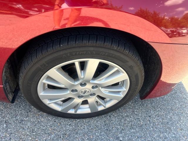 Photo of 2015 Cayenne Red Nissan Sentra