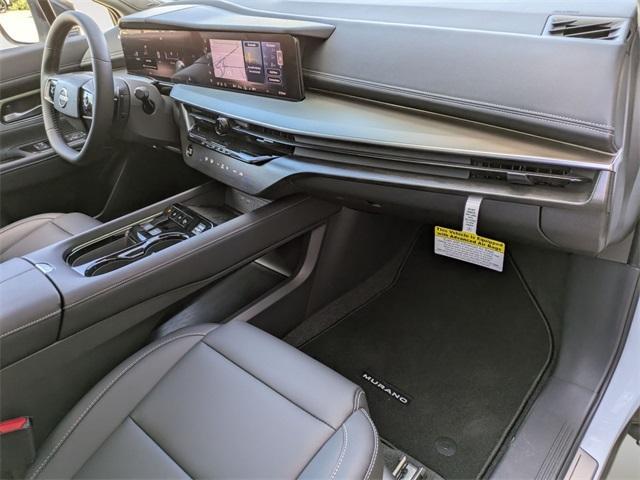 Photo of 2025 White / Black Nissan Murano