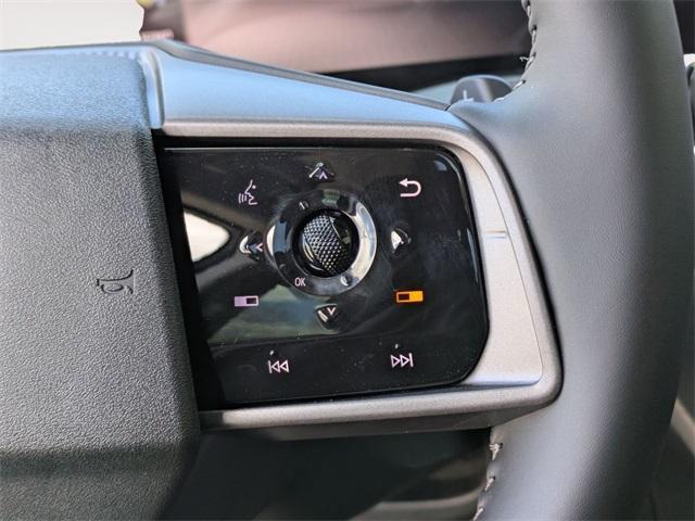 Photo of 2025 White / Black Nissan Murano
