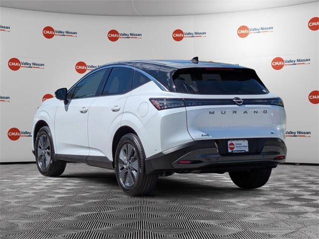 Photo of 2025 White / Black Nissan Murano