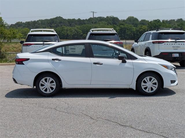Photo of 2025 Cloud White Nissan Versa