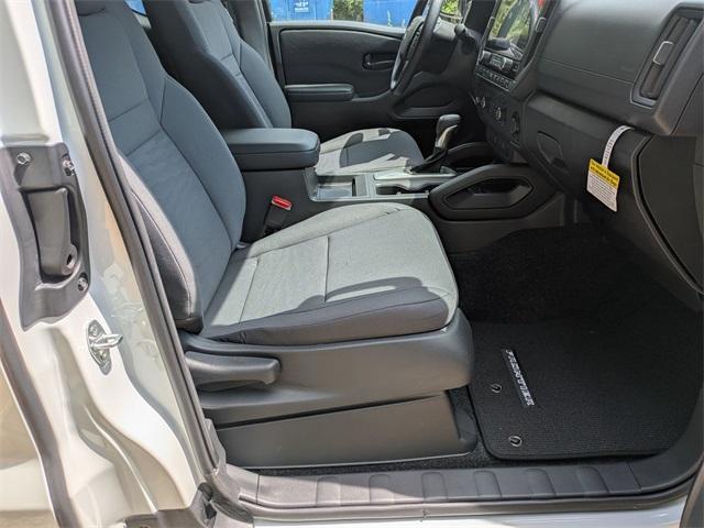 Photo of 2025 Glacier White Nissan Frontier