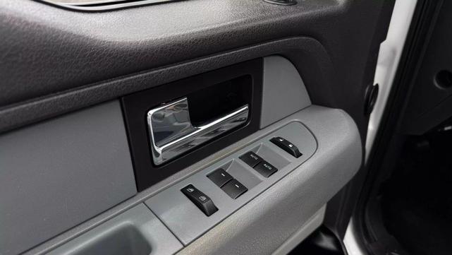 Photo of 2013 Oxford White Ford F-150