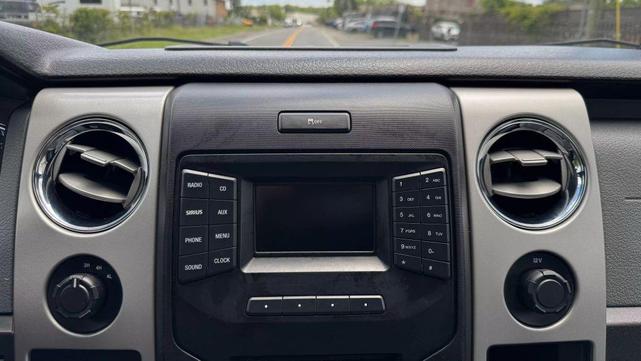 Photo of 2013 Oxford White Ford F-150