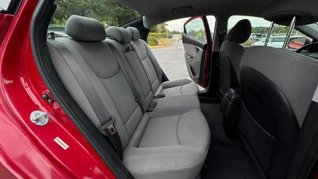 Photo of 2014 Geranium Red Hyundai ELANTRA