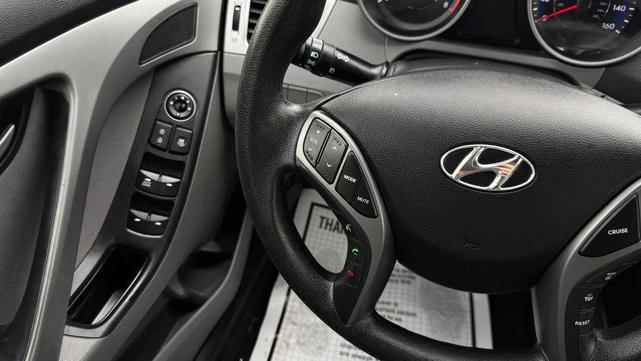 Photo of 2014 Geranium Red Hyundai ELANTRA