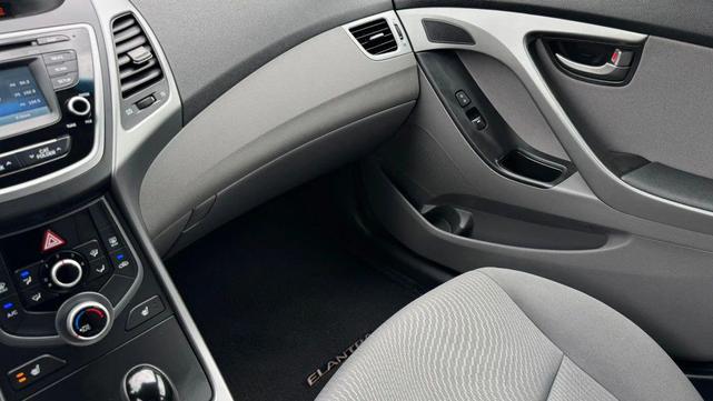 Photo of 2014 Geranium Red Hyundai ELANTRA