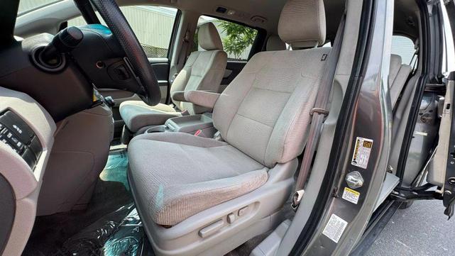 Photo of 2012 Polished Metal Metallic Honda Odyssey