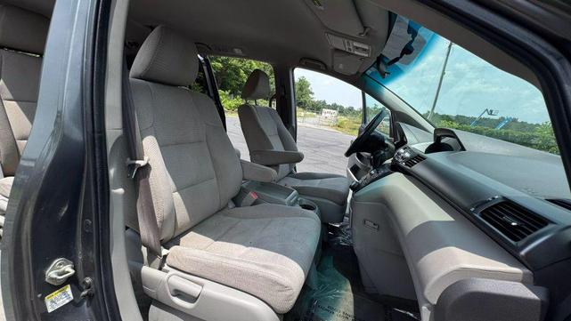 Photo of 2012 Polished Metal Metallic Honda Odyssey
