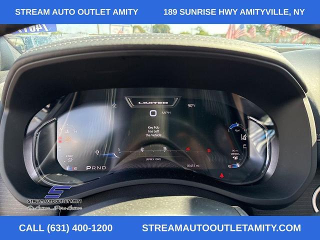 Photo of 2023 Diamond Black Crystal Pearlcoat RAM 2500