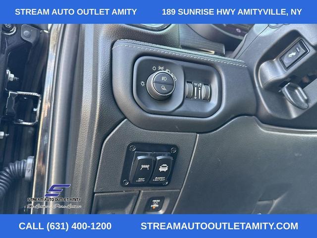 Photo of 2023 Diamond Black Crystal Pearlcoat RAM 2500