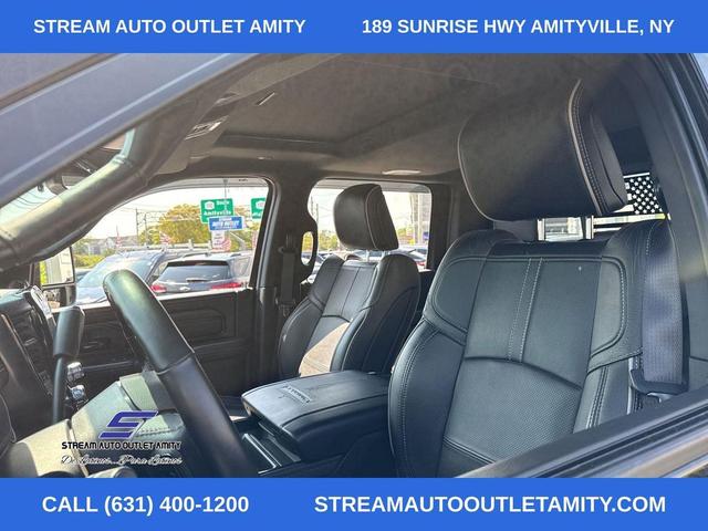 Photo of 2023 Diamond Black Crystal Pearlcoat RAM 2500