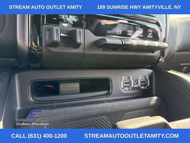 Photo of 2023 Diamond Black Crystal Pearlcoat RAM 2500