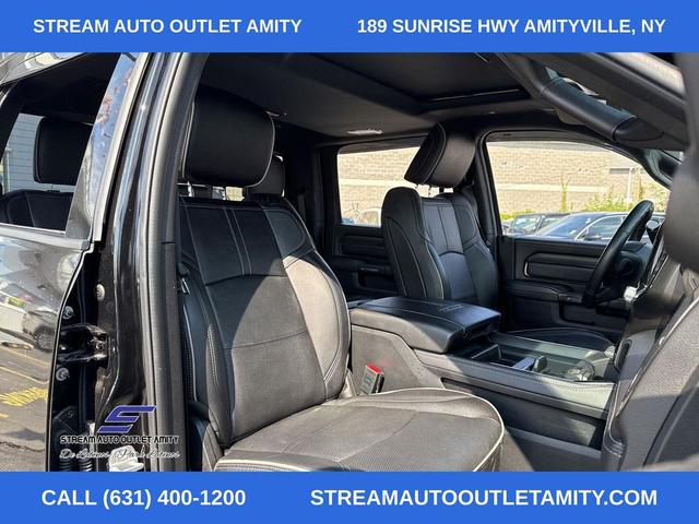 Photo of 2023 Diamond Black Crystal Pearlcoat RAM 2500