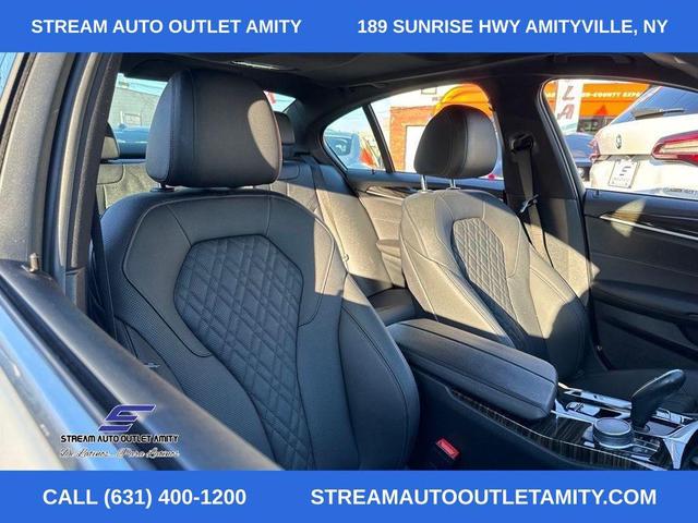 Photo of 2021 Glacier Silver Metallic BMW 530