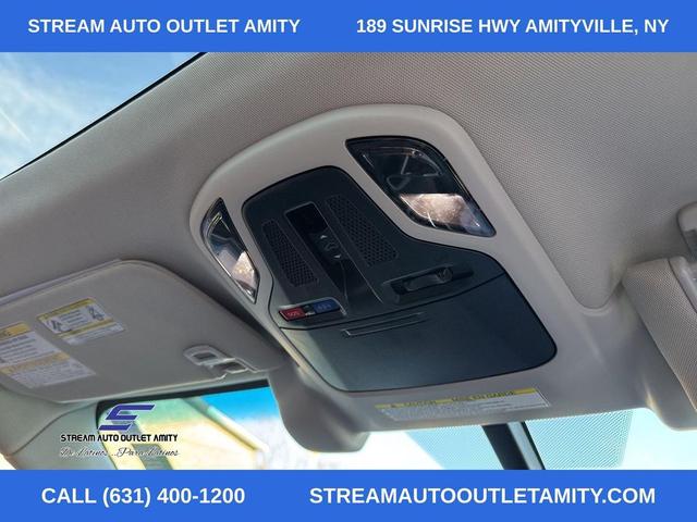 Photo of 2022 Ice Silver Metallic Subaru Outback