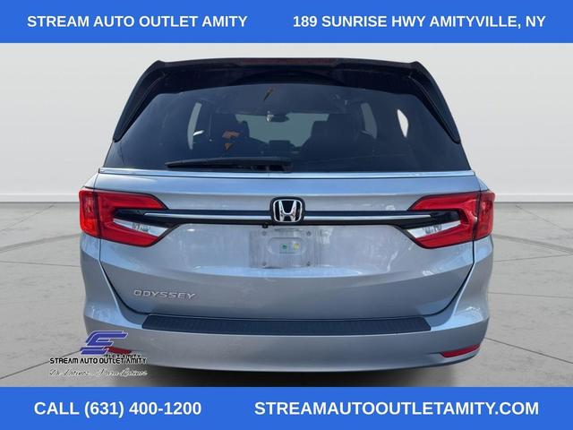 Photo of 2021 Gray Honda Odyssey