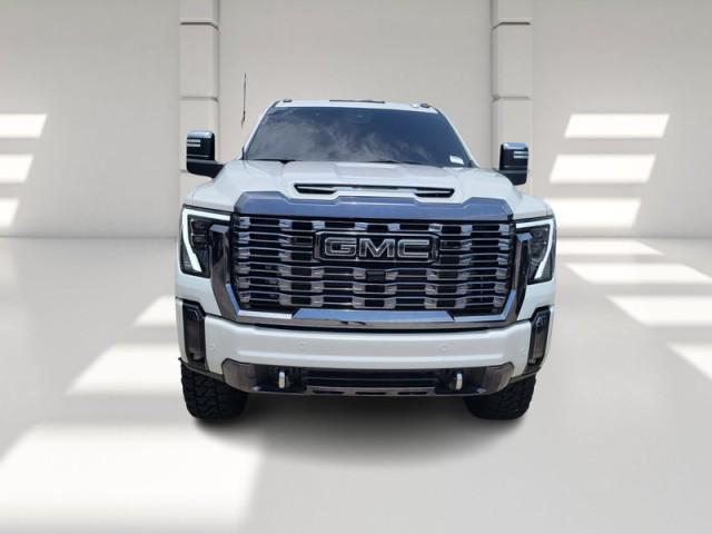 Photo of 2024 White Frost Tricoat GMC Sierra 3500