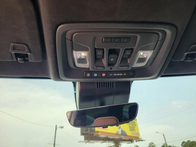 Photo of 2024 White Frost Tricoat GMC Sierra 3500