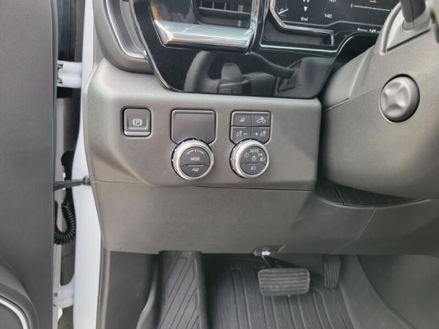 Photo of 2025 White Frost Tricoat GMC Sierra 1500